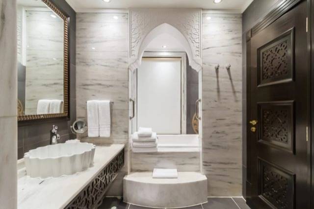 Interior design – XXII Carat#7