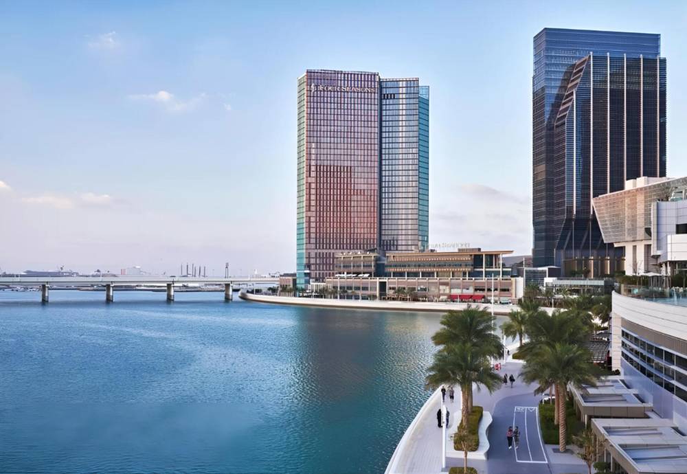 Gallery Four Seasons Private Residences#1
